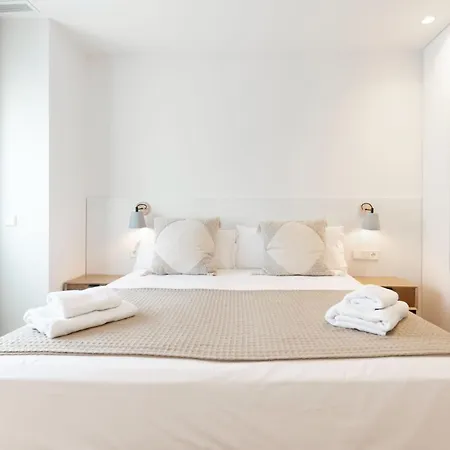 Bravissimo Falco, 3 Bedrooms And Balcony * Girona