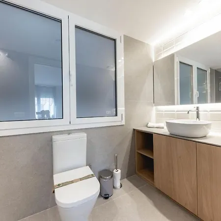 Bravissimo Falco, 3 Bedrooms And Balcony Apartment Girona